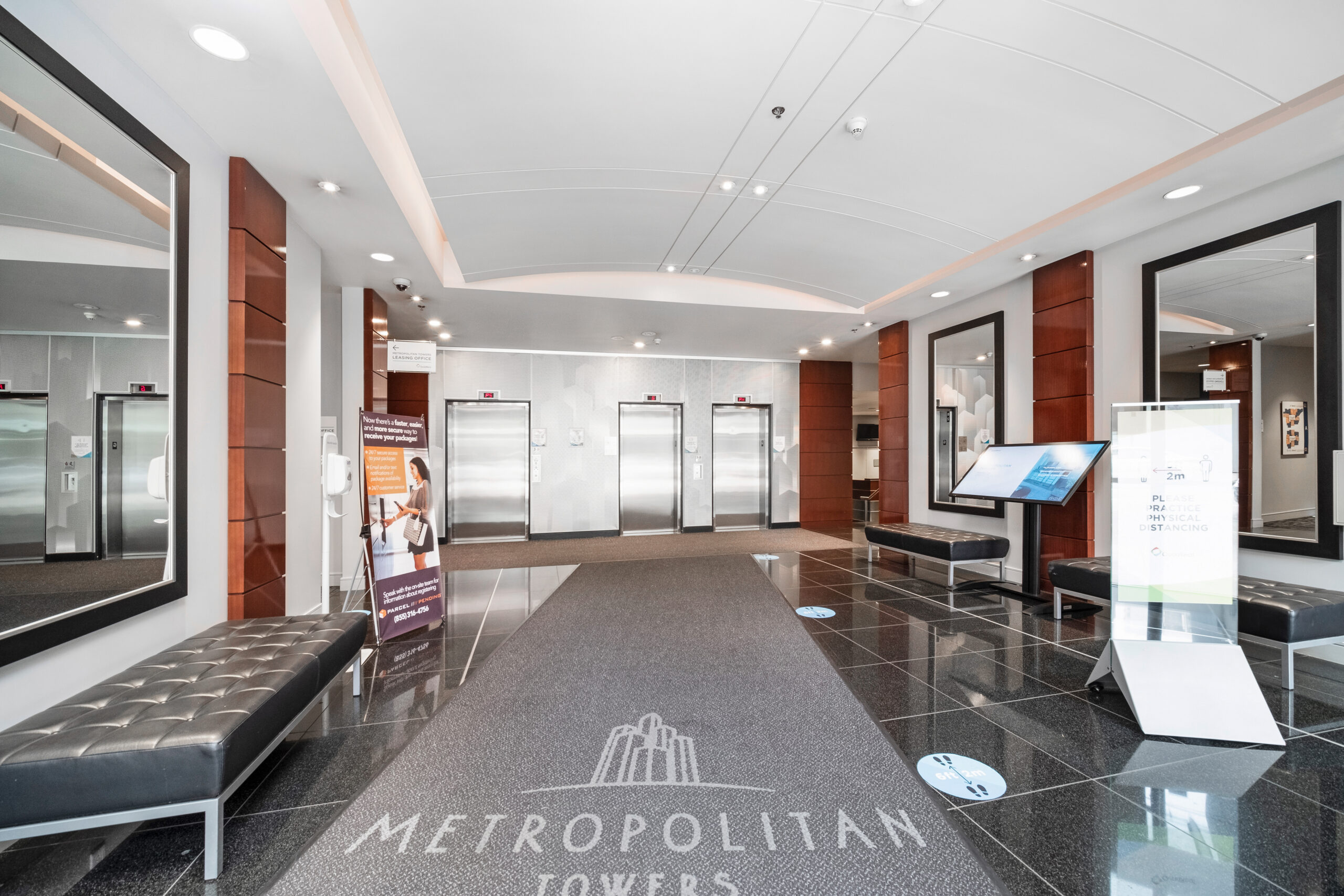 Modern and Inviting Lobby