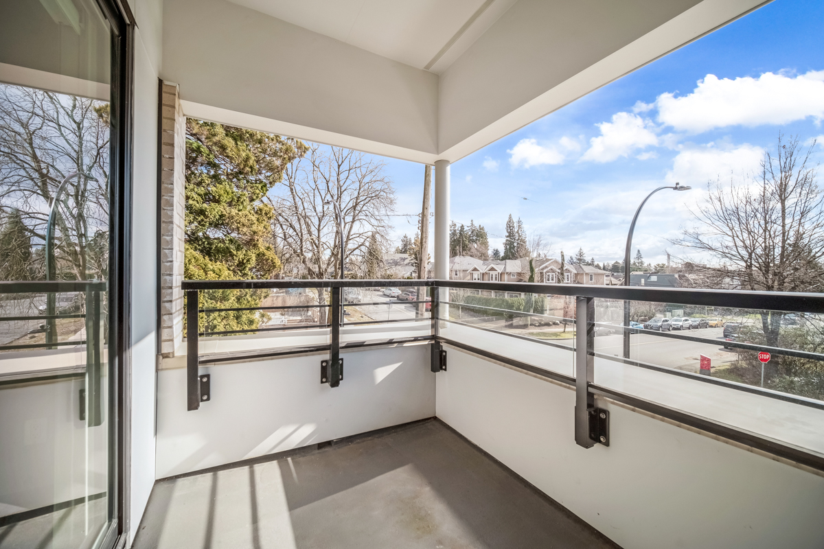 BBQ Friendly Balcony or Patio